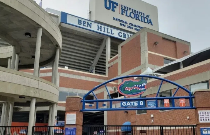 美國大學本科學費